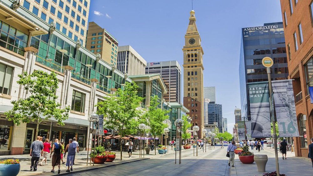 Denver's 16th street mall